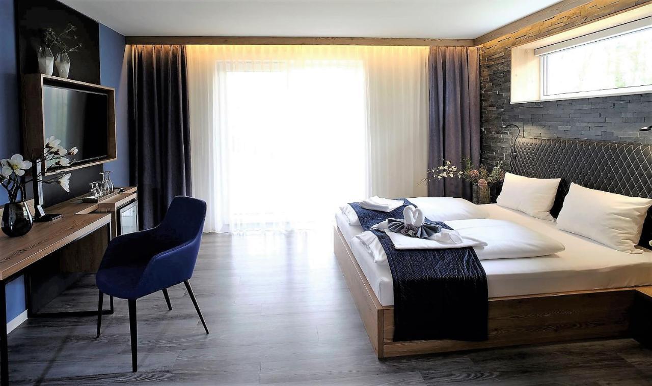 Art & Galerie Hotel Lenz Plauer See Fuenfseen Экстерьер фото