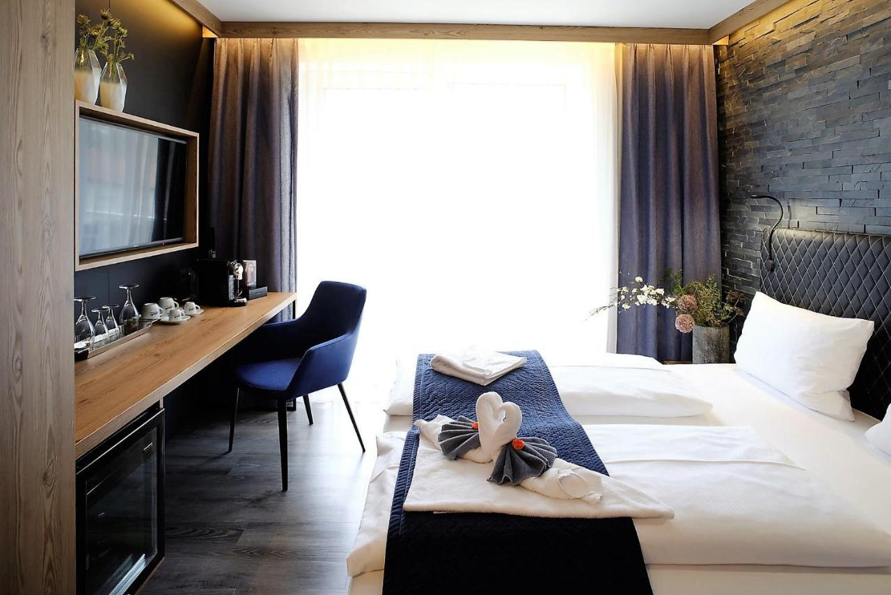 Art & Galerie Hotel Lenz Plauer See Fuenfseen Экстерьер фото