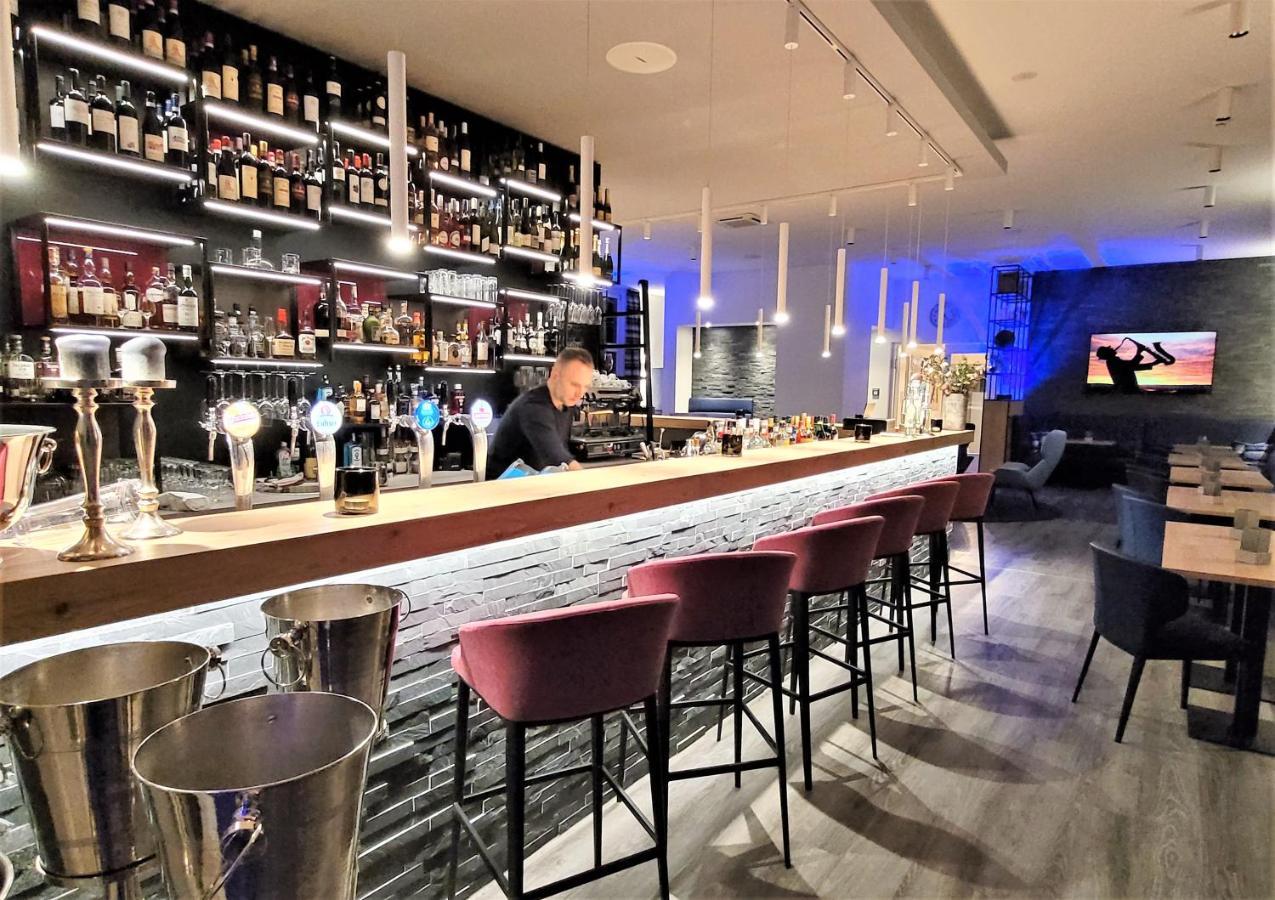 Art & Galerie Hotel Lenz Plauer See Fuenfseen Экстерьер фото
