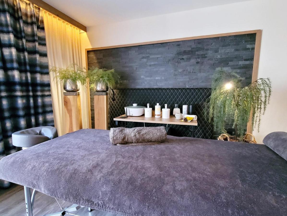 Art & Galerie Hotel Lenz Plauer See Fuenfseen Экстерьер фото