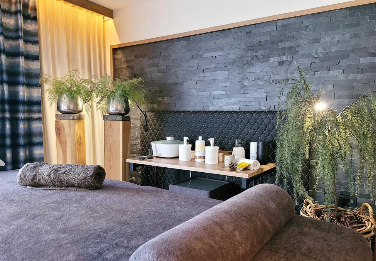 Art & Galerie Hotel Lenz Plauer See Fuenfseen Экстерьер фото